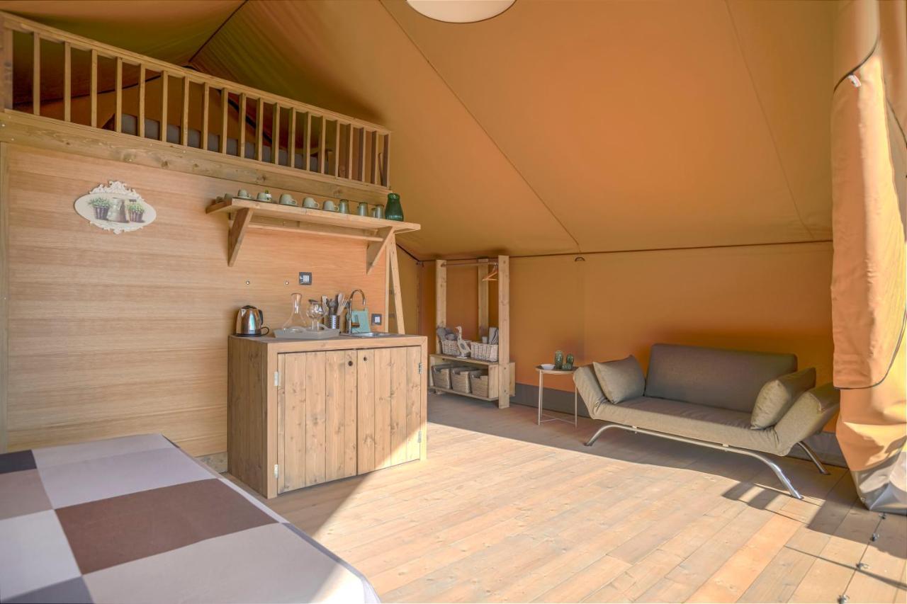 Glamping Debbiare Hotel Riparbella Kültér fotó