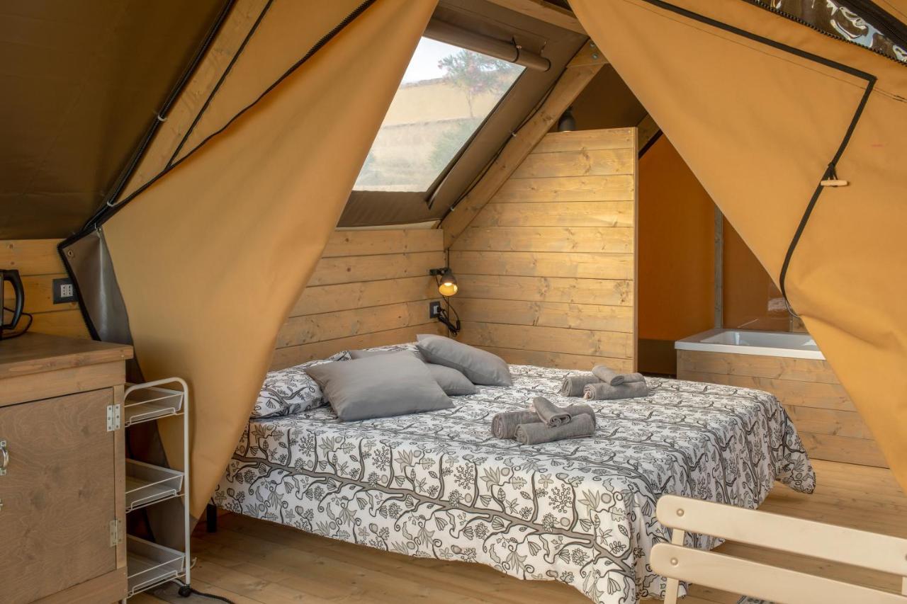 Glamping Debbiare Hotel Riparbella Kültér fotó