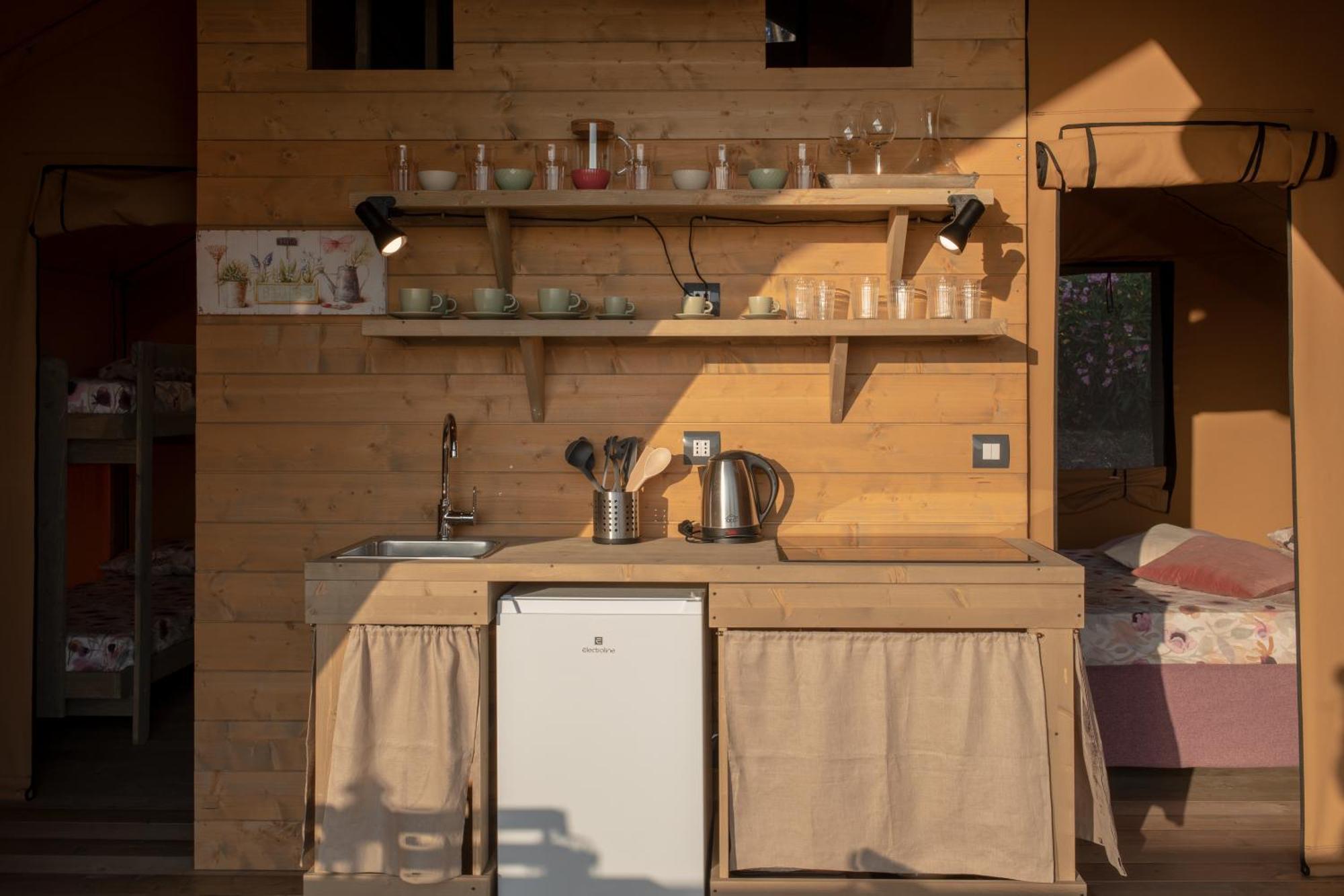 Glamping Debbiare Hotel Riparbella Kültér fotó