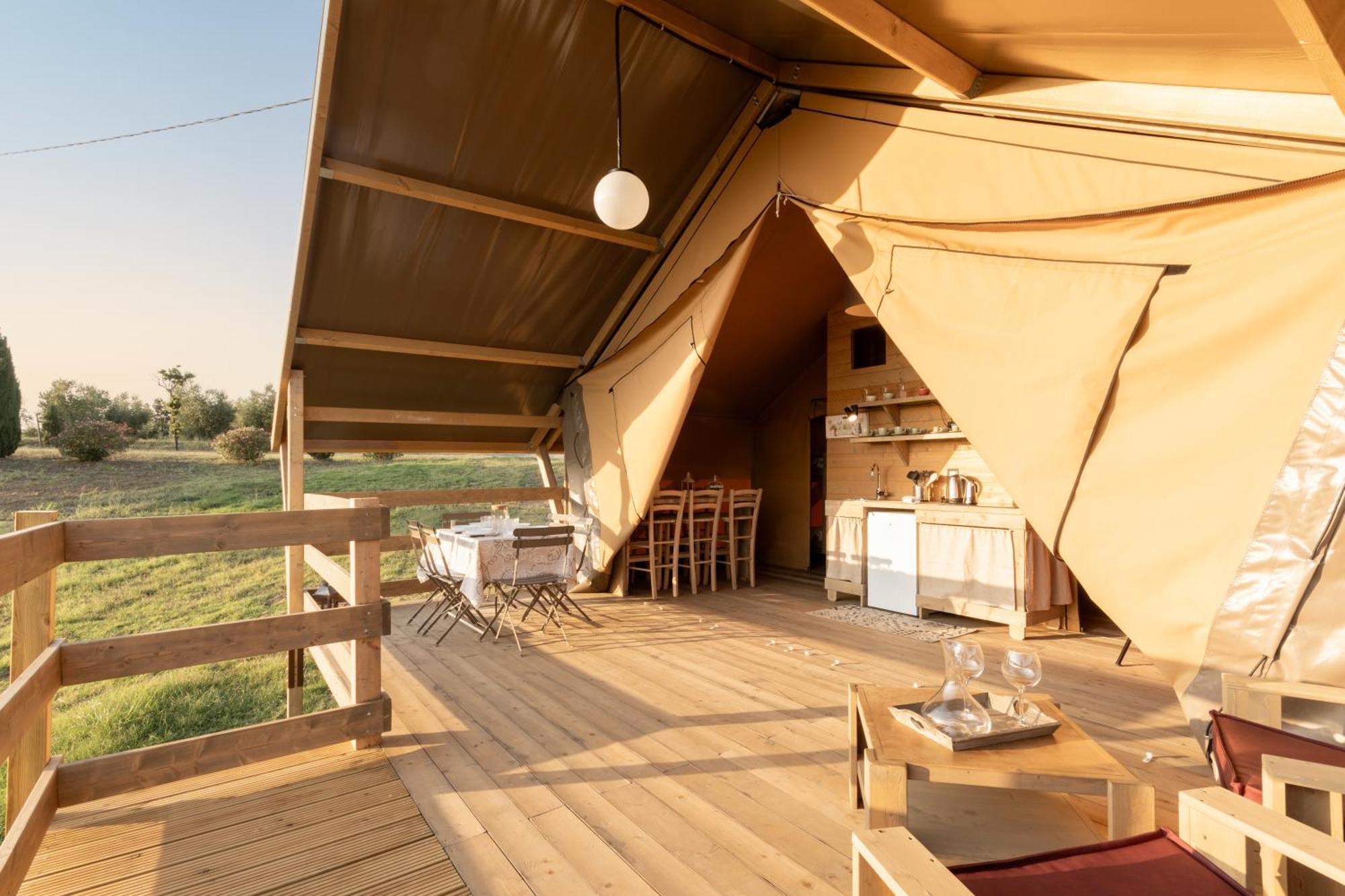 Glamping Debbiare Hotel Riparbella Kültér fotó